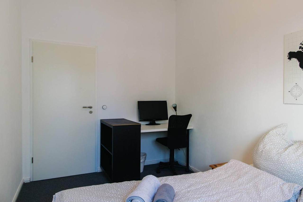 With 3 Bedroom +1.5 Bthrm +a/c In Prenzlauer Berg Casa de férias *