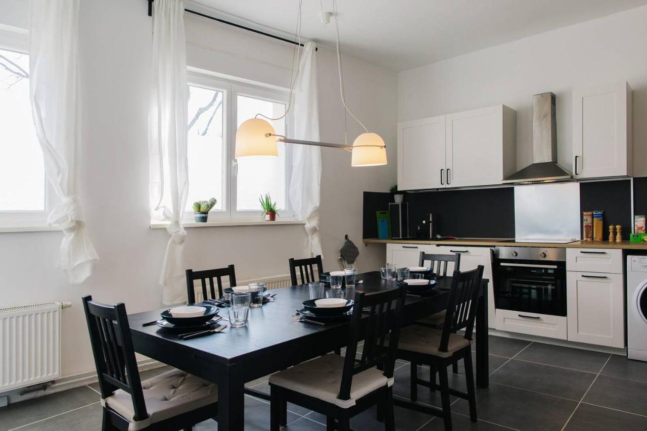 With 3 Bedroom +1.5 Bthrm +a/c In Prenzlauer Berg *