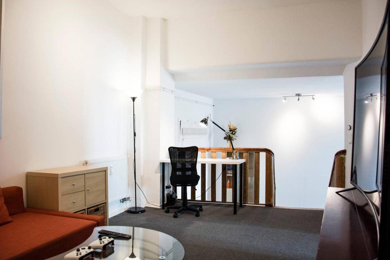 With 3 Bedroom +1.5 Bthrm +a/c In Prenzlauer Berg *